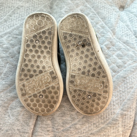 Cat & Jack green camo slip on sneakers size 6 - Picture 2 of 2